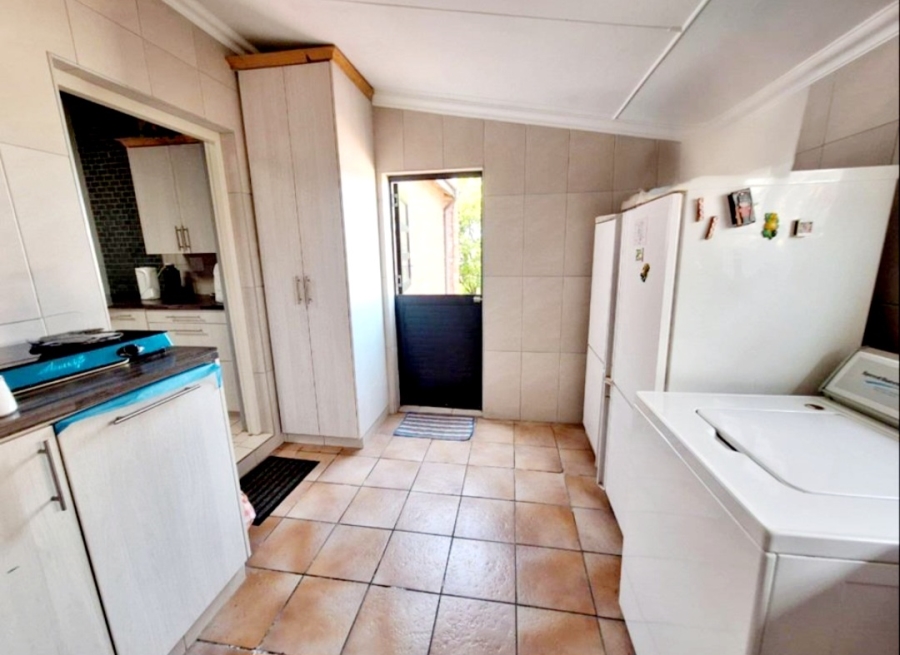 4 Bedroom Property for Sale in Boggomsbaai Western Cape
